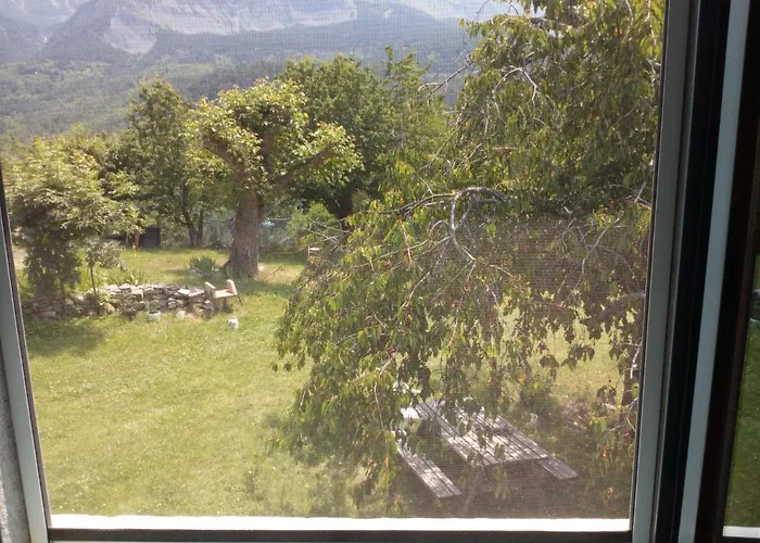 Ferme Racine Bed & Breakfast Jausiers